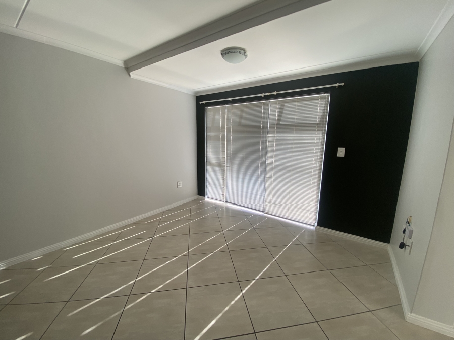To Let 2 Bedroom Property for Rent in Buh Rein Estate Western Cape